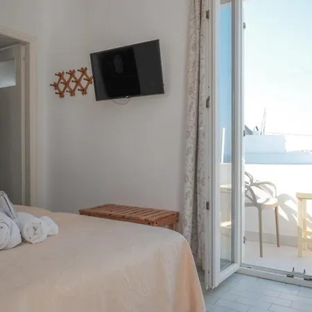 Angela's Guest house 2*