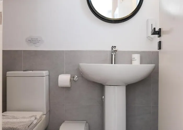 Angela's 3* Mykonos Town