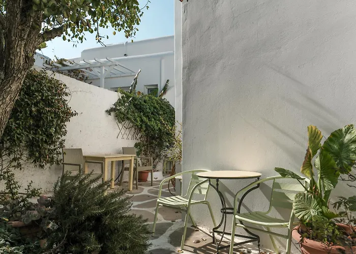 Angela's Πανσιόν 3*