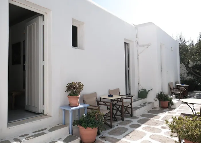 Angela's 3* Mykonos Town