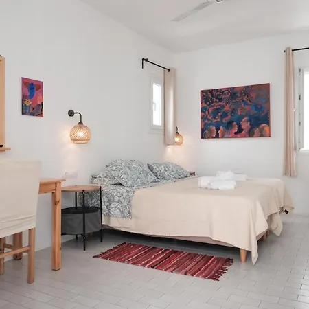 Angela's 3* Mykonos Town